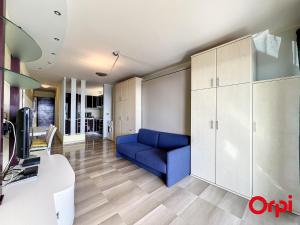 Studio spacieux, climatisé avec vue mer, piscine, WIFI et parking privé à Menton - FR-1-647-29
