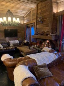 SOMPTUEUX CHALET BARON MEGEVE VUE.Jaccuzi.4 mn a pied au centre