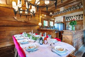 SOMPTUEUX CHALET BARON MEGEVE VUE.Jaccuzi.4 mn a pied au centre