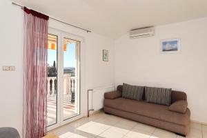 Apartments by the sea Sukosan, Zadar - 15036