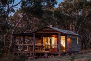 Creek Shack - Off Grid - Inverell