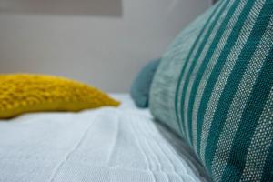 Spacious duplex for up to 6ppl with free parking NEW