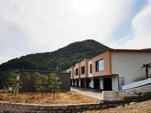 Gyeongnam goseong Hotel With7 - Tangmong-ni