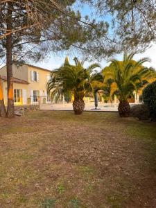 Elegant Provencal Farmhouse - 10 Guests - Pool