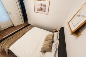 Central Residence Apartment 128