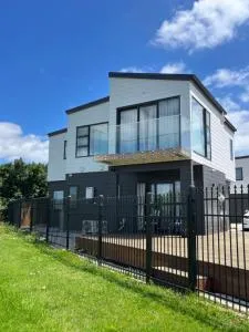 Relax by the Tamaki River - Westfield