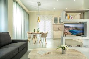 Sisomar Suites with Private Pool, by ZanteWize