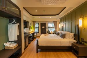 Shamrock Chiangmai Hotel-Adult Only