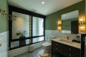 Shamrock Chiangmai Hotel-Adult Only