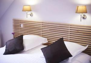 Hotels Logis Hotel La ferme du Blanchot : photos des chambres