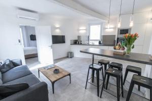 2 pièces balcon 4 pers Meynadier Palais 1 minute by Olam Properties