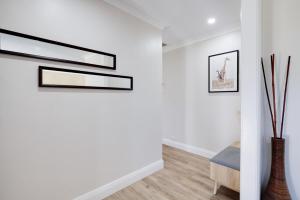 Spacious House with Pool - 5 min walk to Lake