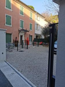 Appartements Charbon studio climatise parking terrasse : photos des chambres