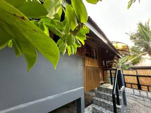 Amakan Beachfront Private House Bataan