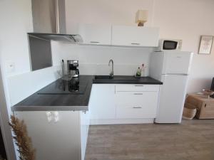 Apartamento Acogedor con Vista al Mar en Llançà - ES-228-86