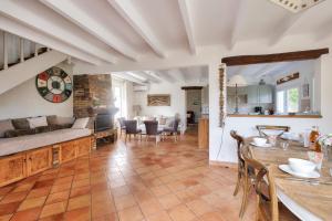 Maisons de vacances Maison pour 10, acces direct a la plage : photos des chambres