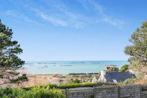 Superbe villa VUE SUR MER, 11 personnes à TREBEURDEN REF-669