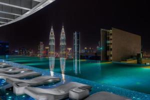 NEW! Eaton Infinity SKY POOL KLCC view Pavilion - Apartmány, Kuala Lumpur