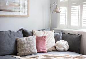 Spacious quiet 4bedrooms 6beds house with private garage 3min walk to Paddington Station