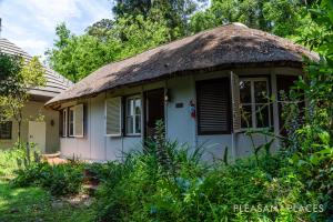 Pleasant Places By Sanaandi