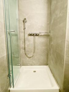 Central Syntagma Square Studio in Athens - Shell