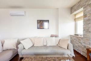 Warm Residence in the heart of the City Center - Balcony & view