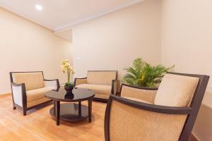 RedDoorz Plus @ Bagusrangin Street 2