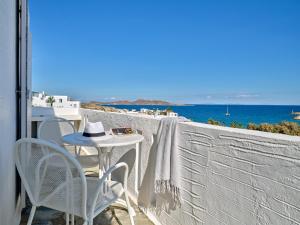 Naoussa, Paros, 84401, Greece.