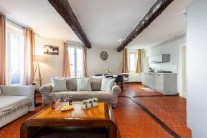 Large 3 Bdr Old Town - AC