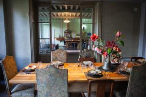 Appartements Romy-s Room - ensuite in shared Village Chateau : photos des chambres