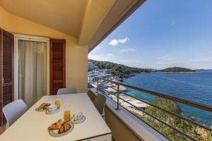 VELO JEDRO Apartmani PUNTA