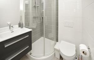 2 Bedroom Cozy Home In Aigues-Mortes