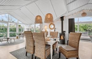 2 Bedroom Nice Home In Juelsminde