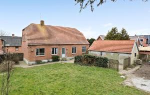 Awesome Home In Spøttrup With Wifi