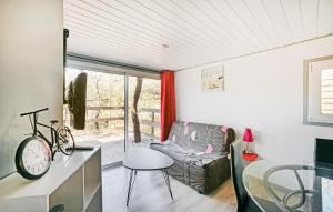 Campings 2 Bedroom Nice stacaravan In Vznobres : photos des chambres