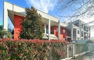 Awesome Home In Bergamo With Wifi - Грассоббіо