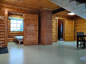 Tapa Cottage next to disc golf.