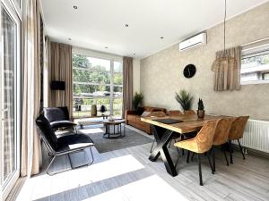 Bright Chalet in Nature Park