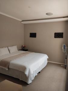 Serenity Shores Backpackers