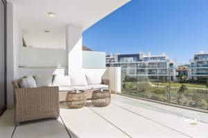 ViVi Homes - Deco Pool, Garden, Terrace & Beach