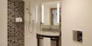 Queen Room - Non-Smoking room in Hampton By Hilton Munich City Center