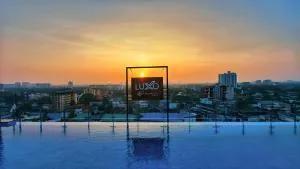 Luxo Kochi - Edappally