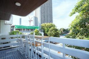 420 Hostel - Ekkamai Buds & Beds