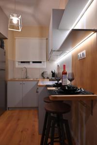 Modern Two Bedroom Apartment At Koukaki