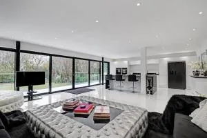 Haus of Hale - 艾纯查姆