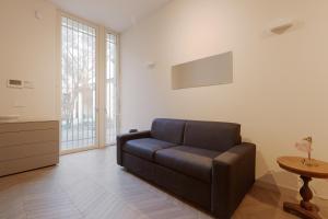 GuestHost - Cordusio Enchanting Apartment