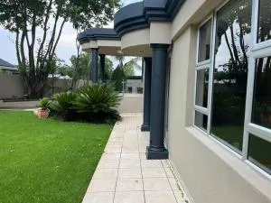 Korsmans Delights - Large House - Brakpan