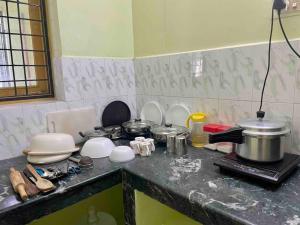 Beautiful 2bhk centrally located with free parking