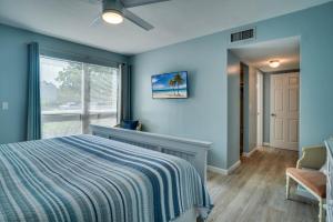 Ground Floor Condo just 2 min walk from White Sandy Beaches