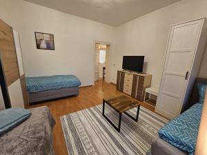 Ideal für Monteure Apartmenthaus Delitzsch 1-2 Zimmer Apartments mit Küche, Waschmaschine, Bad, WiFi, Flat TV usw